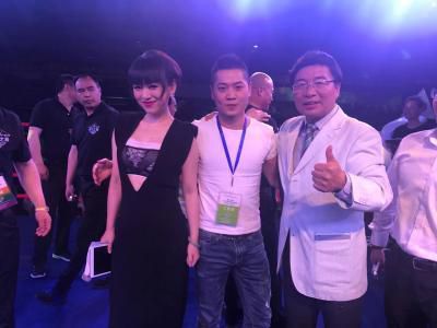 而《你好，之华》的剧情也确实会让人联想到岩井俊二的代表作《情书》，两者都讲述用书信超越时光的故事